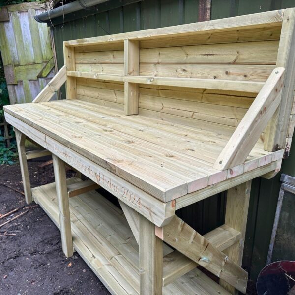 Wooden workbench with backboard 1