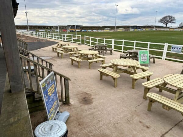 Handmade 8-Seater Round Picnic Table - Image 9